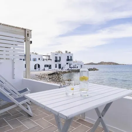 Seafront Brand New Studio In Little Venice Of Paros ナウサ