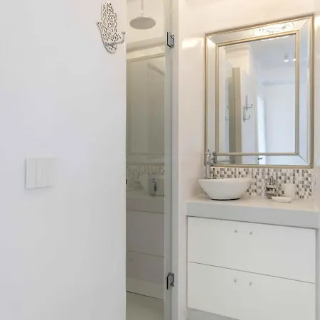 Seafront Brand New Studio In Little Venice Of Paros Апартаменты *
